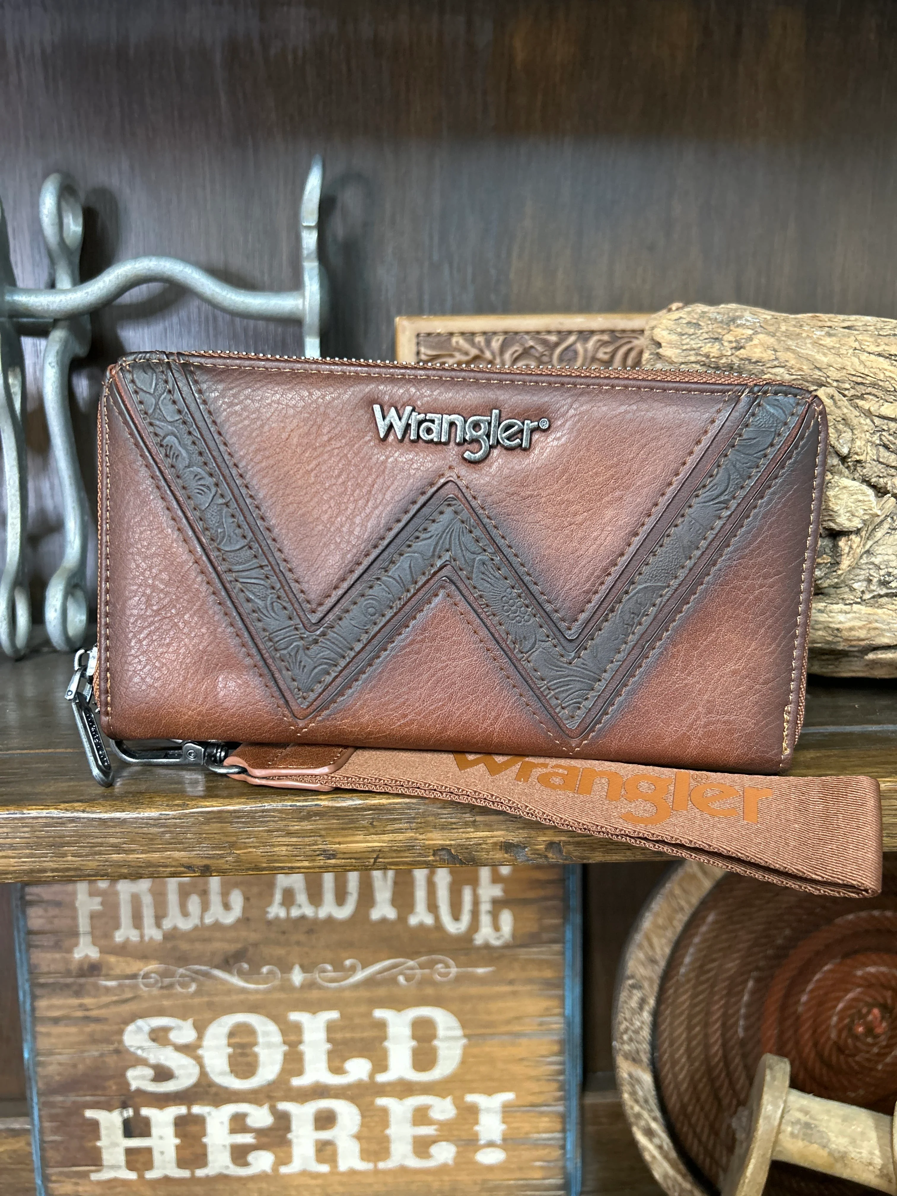Wrangler Chevron Stitch Wallet - Image 2